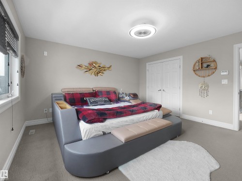 2422 Warry Place, Edmonton, AB - Indoor Photo Showing Bedroom