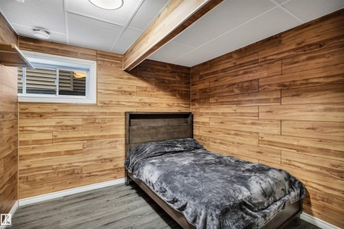 7728 18 Avenue, Edmonton, AB - Indoor Photo Showing Bedroom