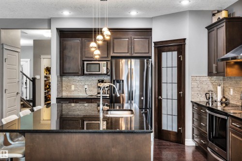 7728 18 Avenue, Edmonton, AB - Indoor Photo Showing Kitchen With Upgraded Kitchen
