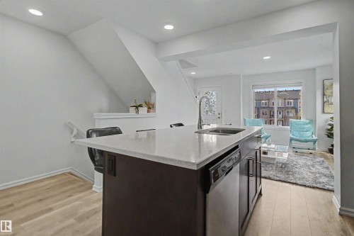 30 3025 151 Avenue, Edmonton, AB - Indoor Photo Showing Kitchen