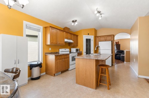 4608 39 Street, Drayton Valley, AB - Indoor Photo Showing Kitchen