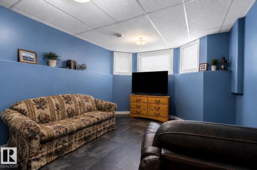 4608 39 Street, Drayton Valley, AB - Indoor
