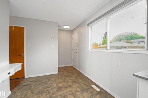 12411 94 Street, Edmonton, AB - Indoor Photo Showing Other Room
