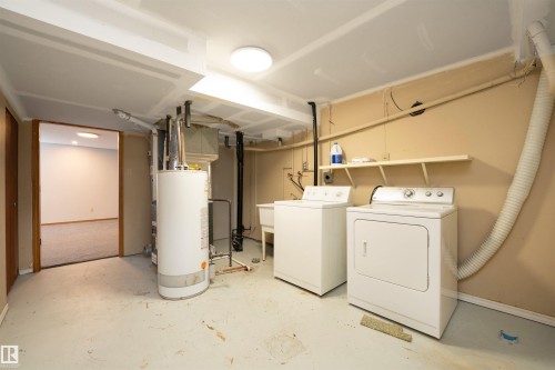 12411 94 Street, Edmonton, AB - Indoor Photo Showing Laundry Room