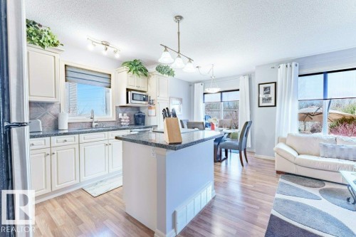 5806 1A Avenue, Edmonton, AB - Indoor Photo Showing Kitchen With Upgraded Kitchen