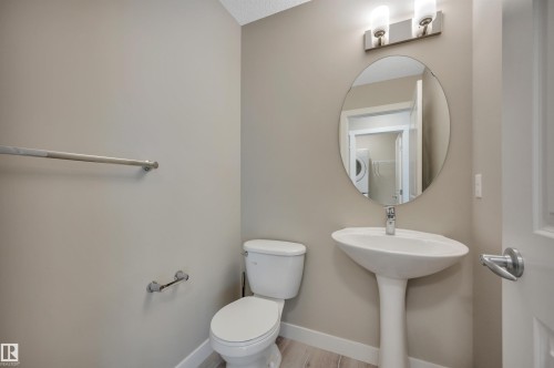 8 1530 Tamarack Boulevard, Edmonton, AB - Indoor Photo Showing Bathroom