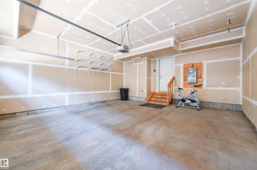 8 1530 Tamarack Boulevard, Edmonton, AB - Indoor Photo Showing Other Room
