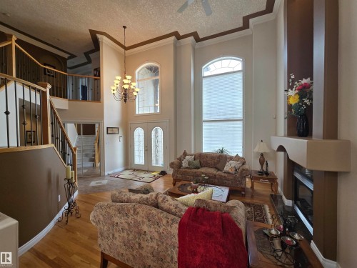 7429 162 Avenue, Edmonton, AB - Indoor Photo Showing Living Room