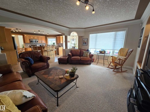 7429 162 Avenue, Edmonton, AB - Indoor Photo Showing Living Room