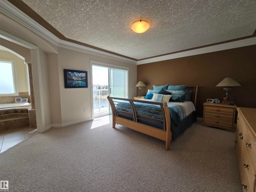 7429 162 Avenue, Edmonton, AB - Indoor Photo Showing Bedroom