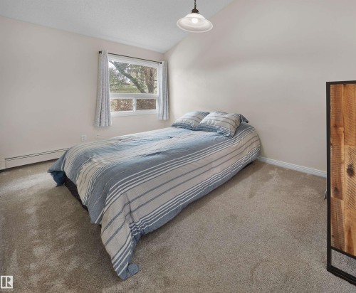 11140 83 Avenue, Edmonton, AB - Indoor Photo Showing Bedroom