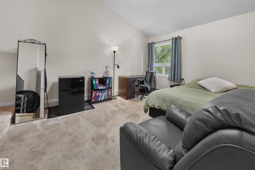 11140 83 Avenue, Edmonton, AB - Indoor Photo Showing Bedroom