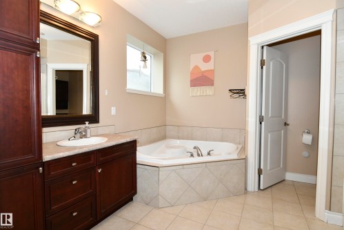 67 Shores Drive, Leduc, AB - Indoor Photo Showing Bathroom