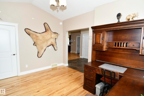 67 Shores Drive, Leduc, AB - Indoor Photo Showing Other Room