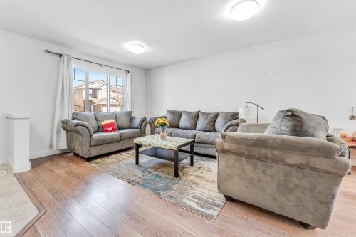 1536 21 Street, Edmonton, AB - Indoor Photo Showing Living Room