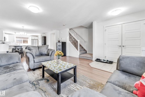 1536 21 Street, Edmonton, AB - Indoor Photo Showing Living Room
