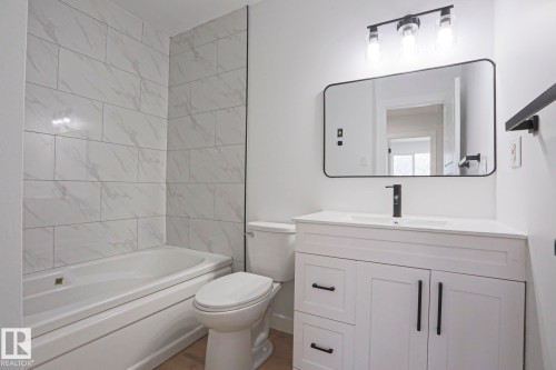 32 Habitat Crescent, Edmonton, AB - Indoor Photo Showing Bathroom