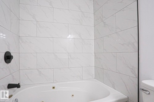 32 Habitat Crescent, Edmonton, AB - Indoor Photo Showing Bathroom