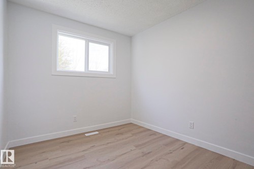 32 Habitat Crescent, Edmonton, AB - Indoor Photo Showing Other Room