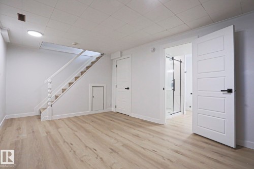 32 Habitat Crescent, Edmonton, AB - Indoor Photo Showing Other Room