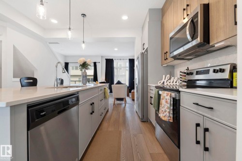 163 804 Welsh Drive, Edmonton, AB - Indoor Photo Showing Kitchen With Stainless Steel Kitchen With Upgraded Kitchen
