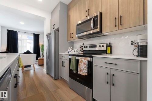 163 804 Welsh Drive, Edmonton, AB - Indoor Photo Showing Kitchen With Stainless Steel Kitchen With Upgraded Kitchen