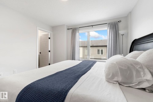 163 804 Welsh Drive, Edmonton, AB - Indoor Photo Showing Bedroom