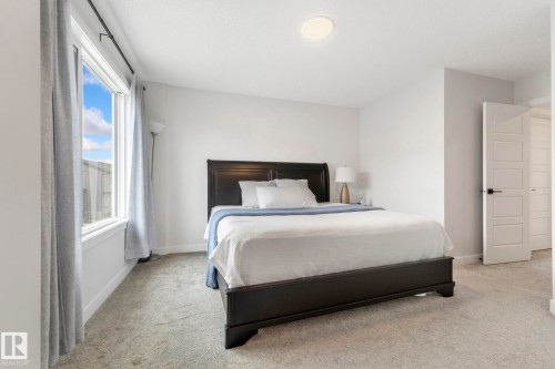 163 804 Welsh Drive, Edmonton, AB - Indoor Photo Showing Bedroom
