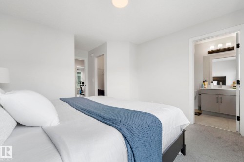 163 804 Welsh Drive, Edmonton, AB - Indoor Photo Showing Bedroom
