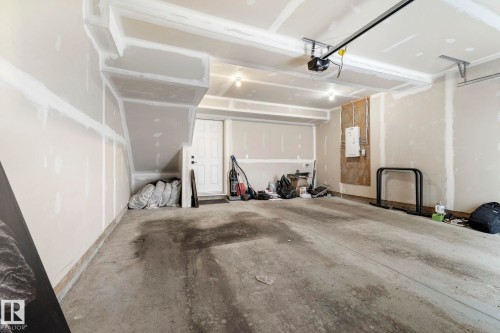 163 804 Welsh Drive, Edmonton, AB - Indoor Photo Showing Garage