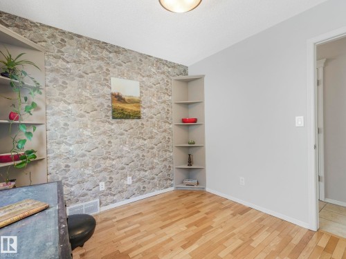 1060 Wedgewood Boulevard, Edmonton, AB - Indoor Photo Showing Other Room