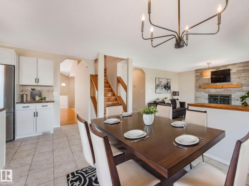 1060 Wedgewood Boulevard, Edmonton, AB - Indoor Photo Showing Dining Room