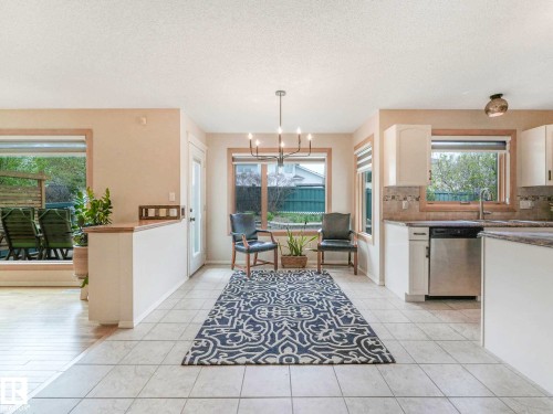 1060 Wedgewood Boulevard, Edmonton, AB - Indoor