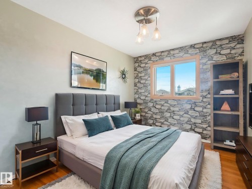 1060 Wedgewood Boulevard, Edmonton, AB - Indoor Photo Showing Bedroom