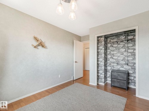 1060 Wedgewood Boulevard, Edmonton, AB - Indoor Photo Showing Other Room