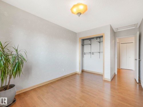 1060 Wedgewood Boulevard, Edmonton, AB - Indoor Photo Showing Other Room