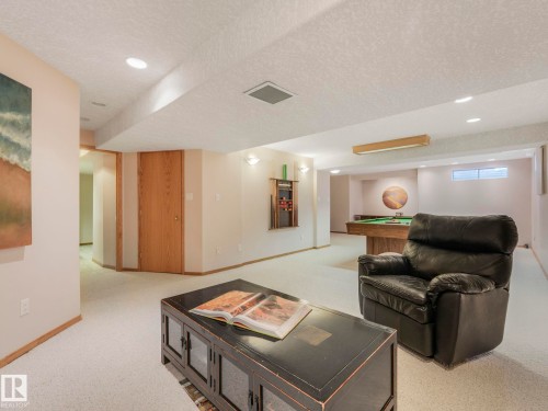 1060 Wedgewood Boulevard, Edmonton, AB - Indoor