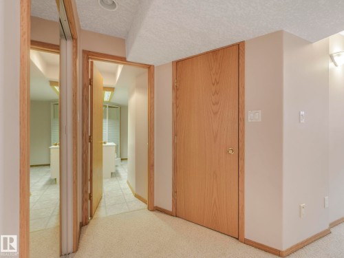 1060 Wedgewood Boulevard, Edmonton, AB - Indoor Photo Showing Other Room