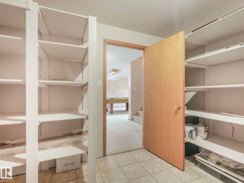 1060 Wedgewood Boulevard, Edmonton, AB - Indoor With Storage