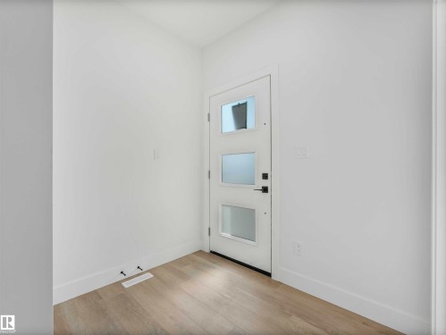 731 30 Street, Edmonton, AB - Indoor Photo Showing Other Room