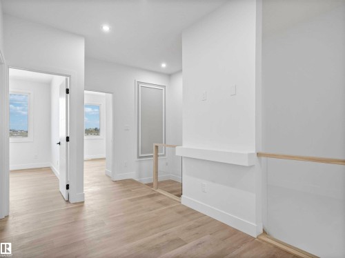 731 30 Street, Edmonton, AB - Indoor Photo Showing Other Room
