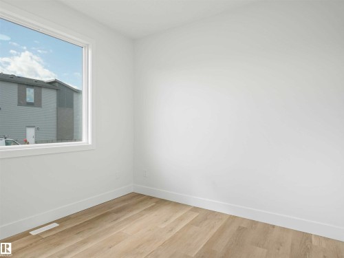 731 30 Street, Edmonton, AB - Indoor Photo Showing Other Room