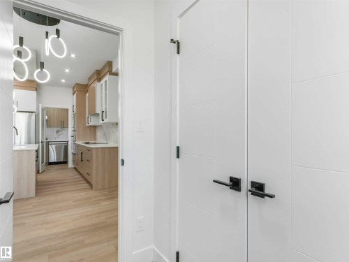 731 30 Street, Edmonton, AB - Indoor