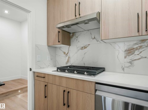 731 30 Street, Edmonton, AB - Indoor Photo Showing Kitchen