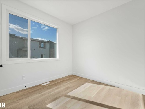 731 30 Street, Edmonton, AB - Indoor Photo Showing Other Room