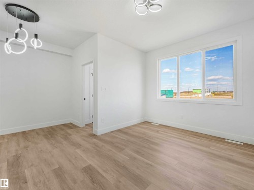 731 30 Street, Edmonton, AB - Indoor Photo Showing Other Room