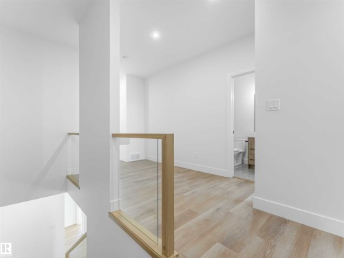 731 30 Street, Edmonton, AB - Indoor Photo Showing Other Room
