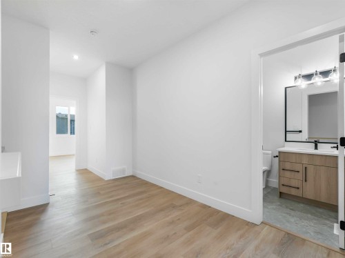 731 30 Street, Edmonton, AB - Indoor Photo Showing Other Room