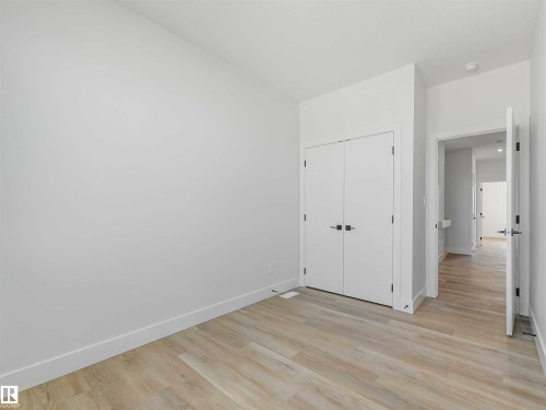 731 30 Street, Edmonton, AB - Indoor Photo Showing Other Room