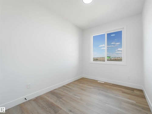 731 30 Street, Edmonton, AB - Indoor Photo Showing Other Room